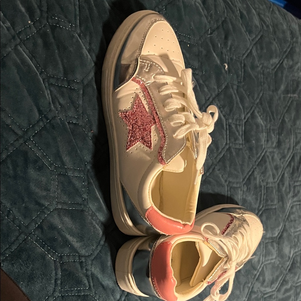 Chic White and Pink Sneakers with Silver Accents